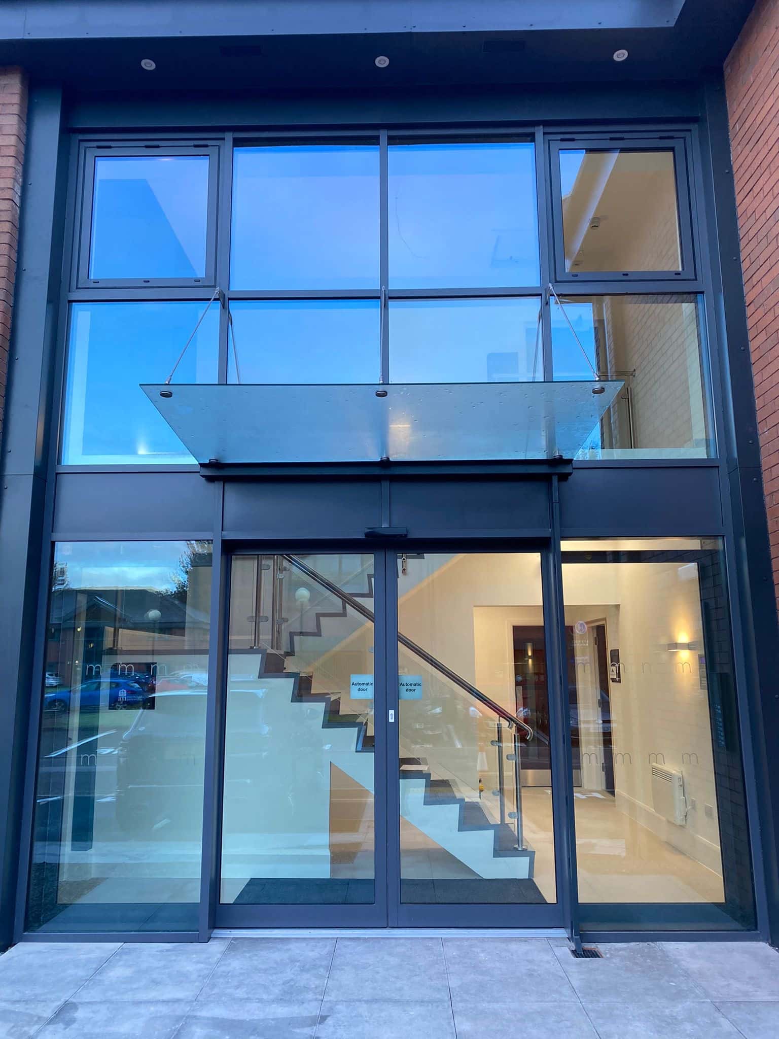 Sliding door 1