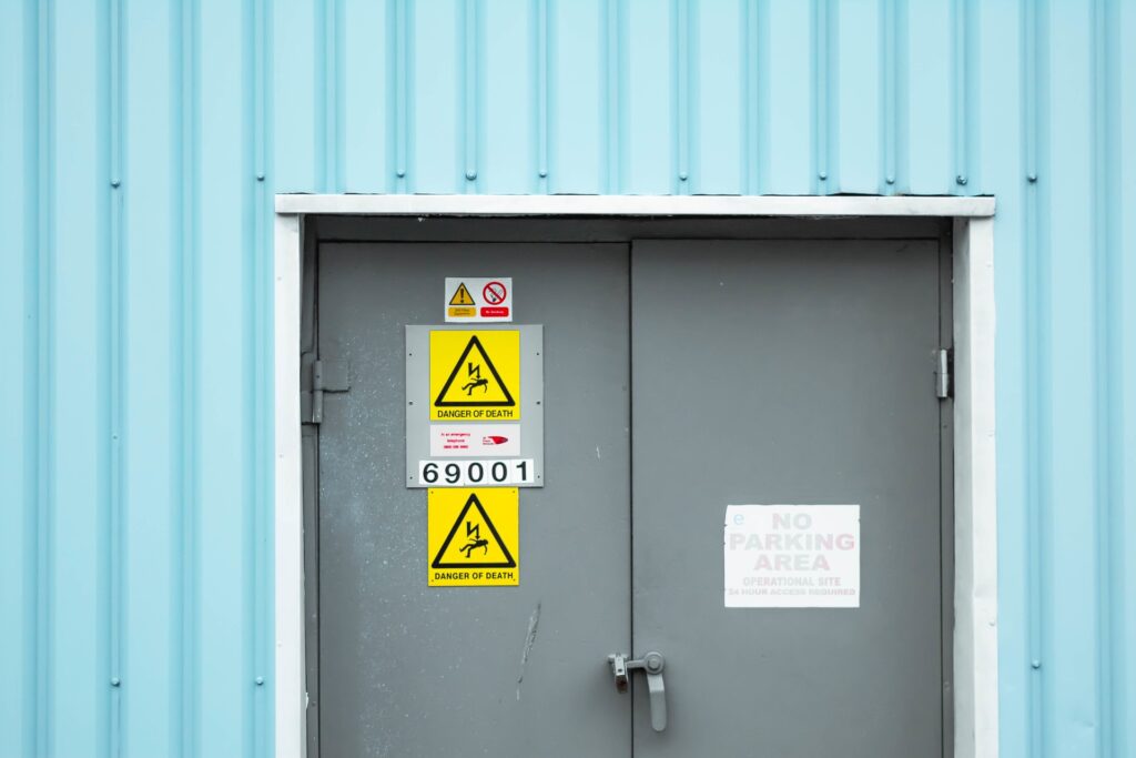Fire door with warnings.